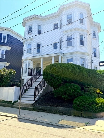 Building Photo - 29 Rosemont St