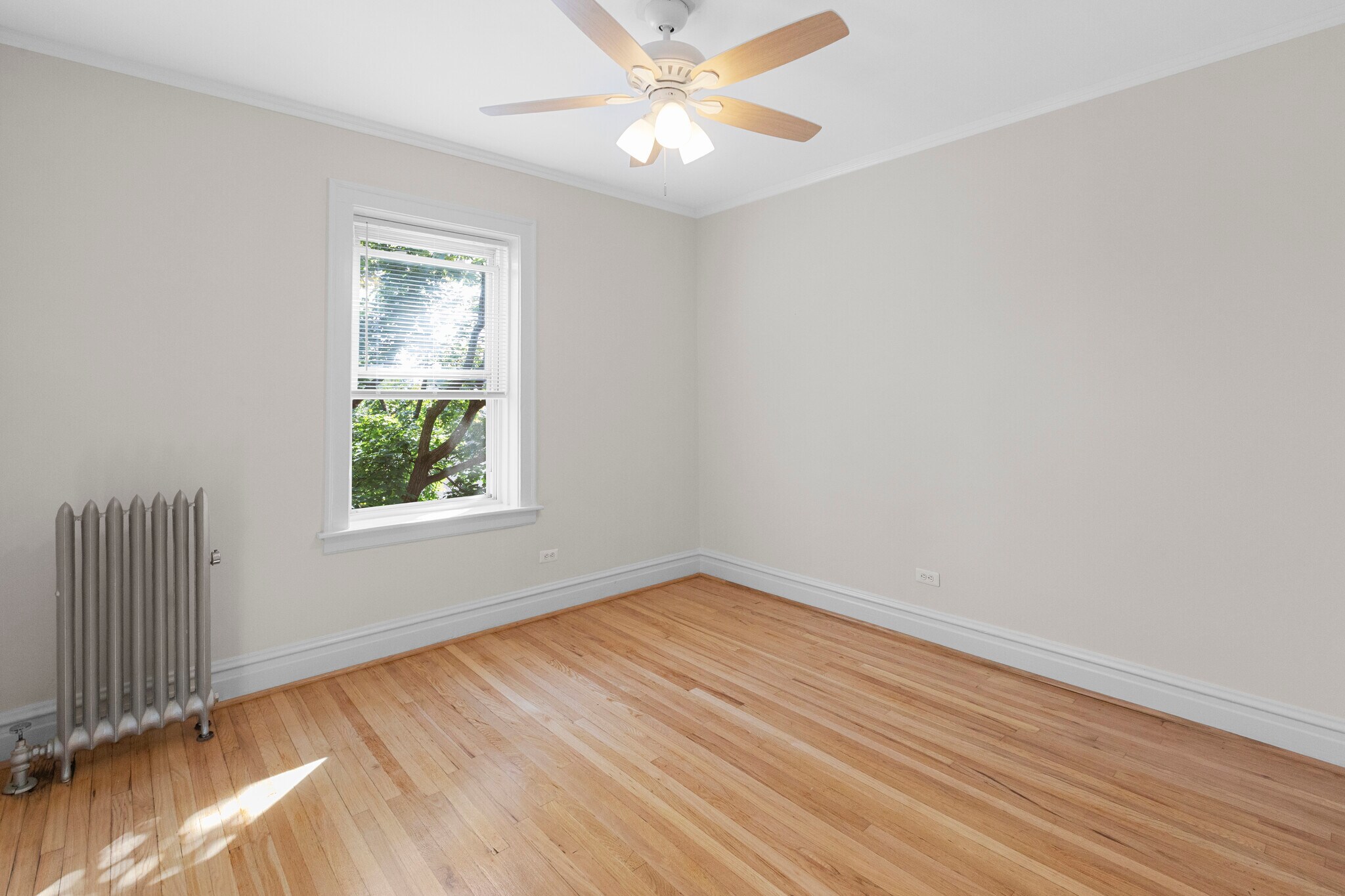 Building Photo - 120 Custer Ave