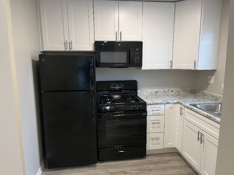 Building Photo - 4905 Belmont Rd