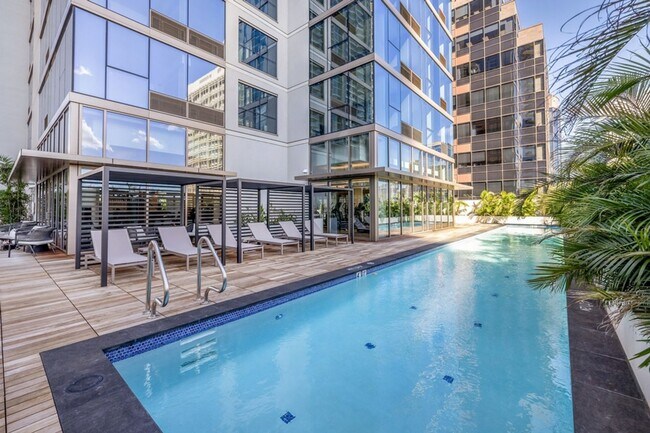 Building Photo - Sky Ala Moana #1701: Spacious Condo w/ Ocean Views