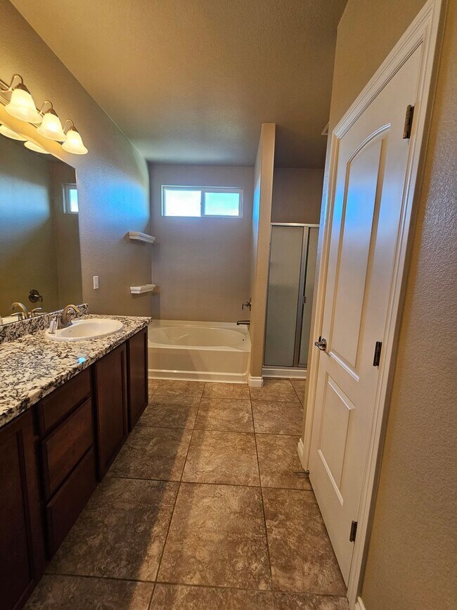 Building Photo - 18187 Kodiak Bear Ct