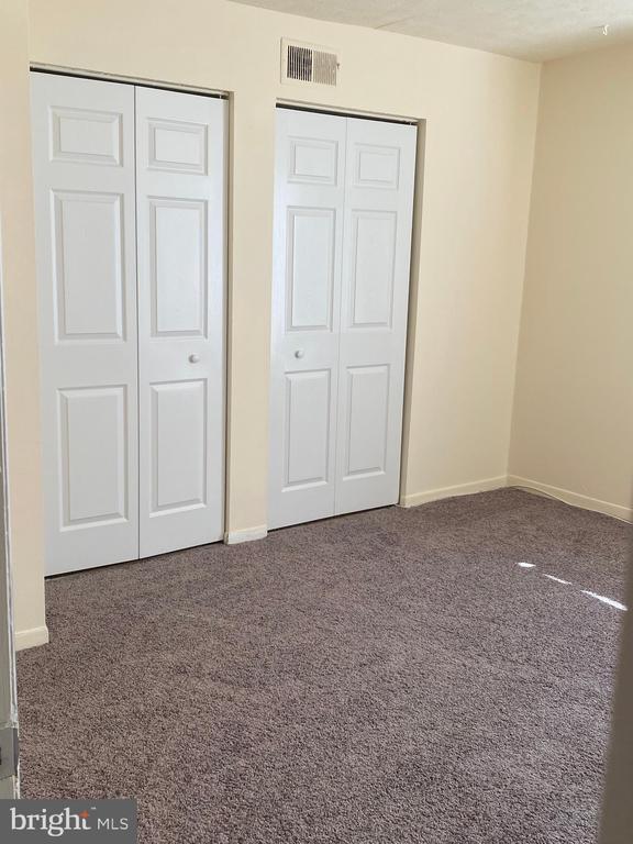 Building Photo - 8009 Mandan Rd