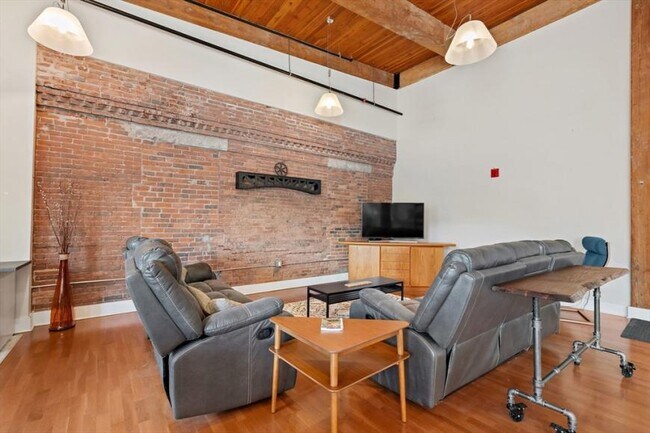 Building Photo - 1 bedroom in Andover MA 01810