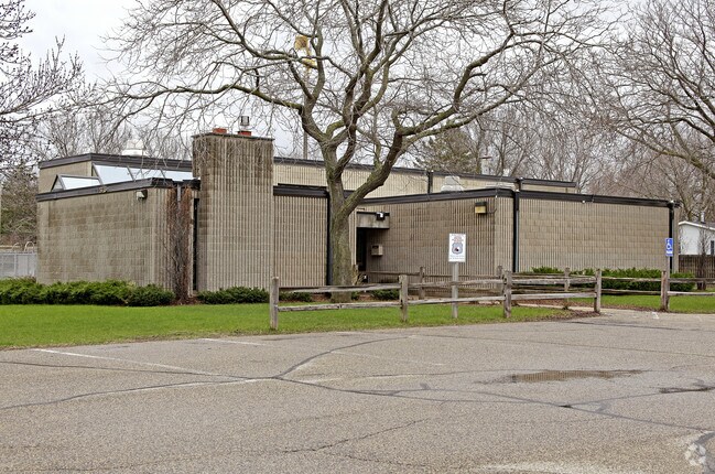 Primary Photo - Country View of Lakeville