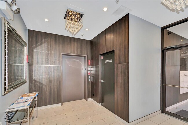 Building Photo - 4330 N Neva Ave