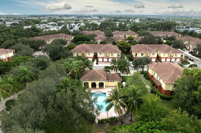 Building Photo - 40 SE Sedona Cir