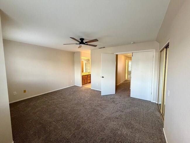 Building Photo - 661 Mockingbird Ln