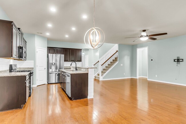 Building Photo - Bright and Spacious Home in Summerville!