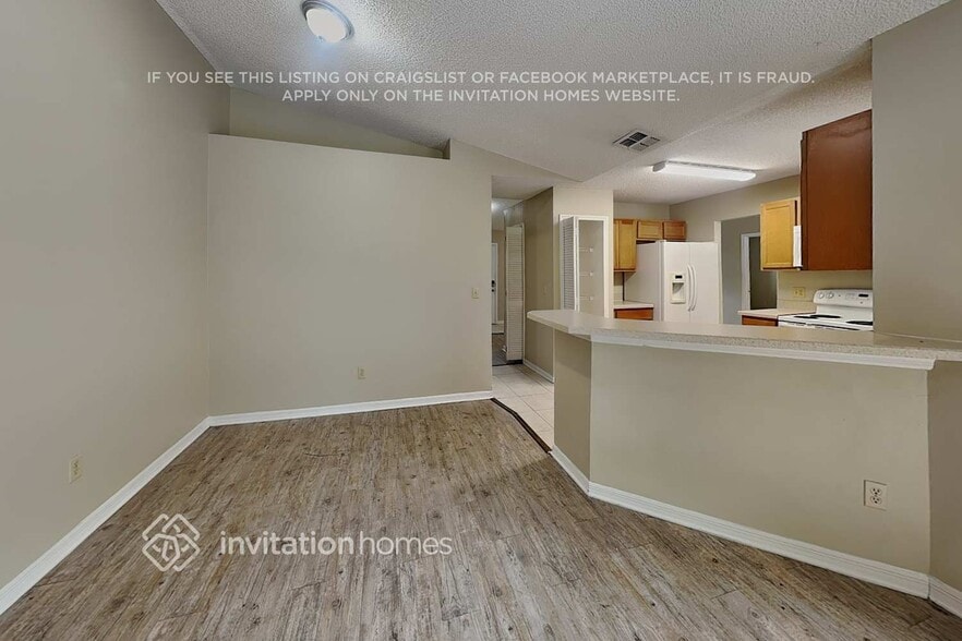 Building Photo - 2624 Lake Jackson Cir