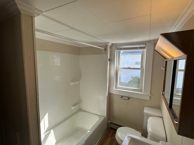 Building Photo - 17 Hanover St