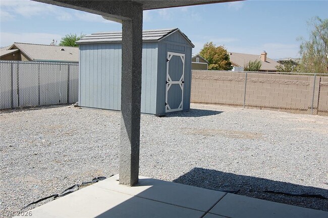Building Photo - 4911 Ridgewood Dr