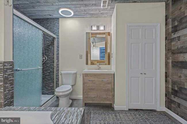 Building Photo - 312 N Hammonds Ferry Rd