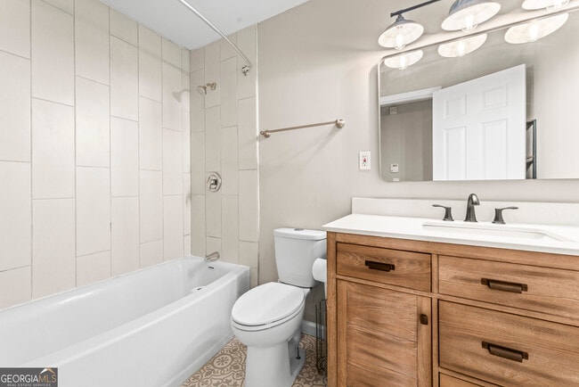 Building Photo - 4421 Jacobs Dr SW