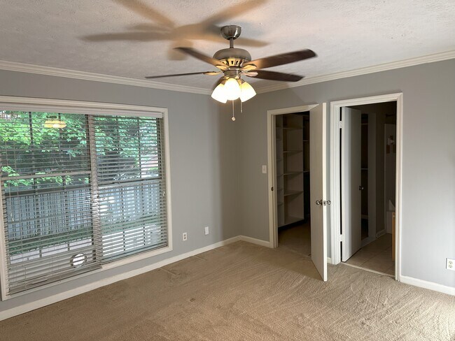 Building Photo - 3200 Seven Pines Ct