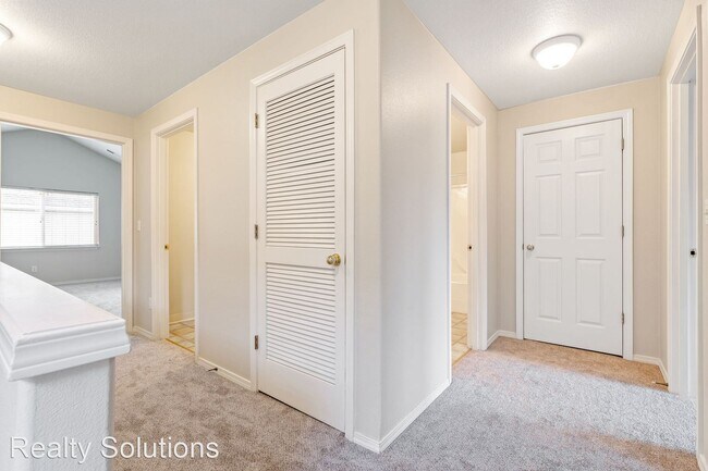 Building Photo - 3 br, 2.5 bath House - 17691 SW September ...