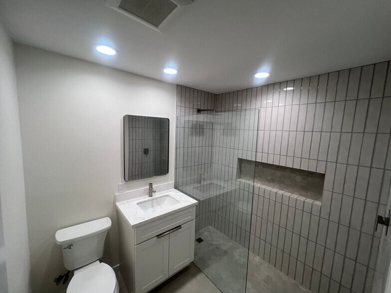 Building Photo - 68135 Peladora Rd