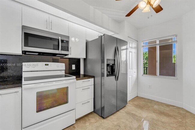 Building Photo - 12651 SW 16th Ct