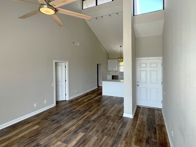 Building Photo - 415 Laurel Cove Way
