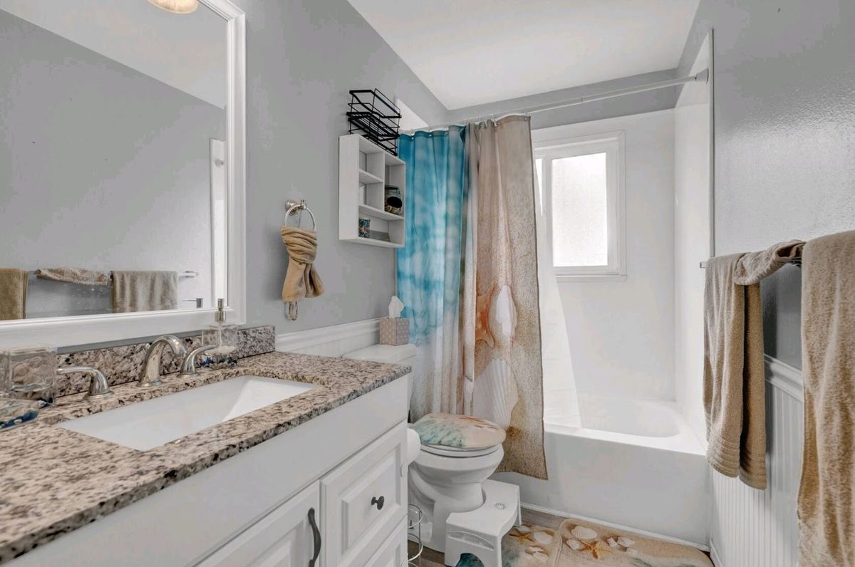 Building Photo - 341 Longfellow Dr