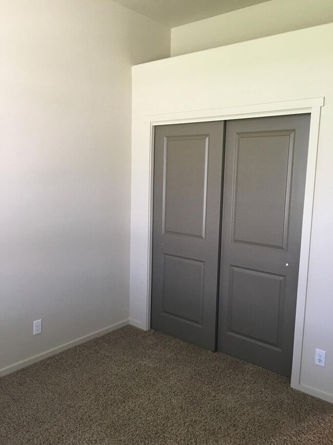 Building Photo - RANCH STYLE DUPLEX (P#107)