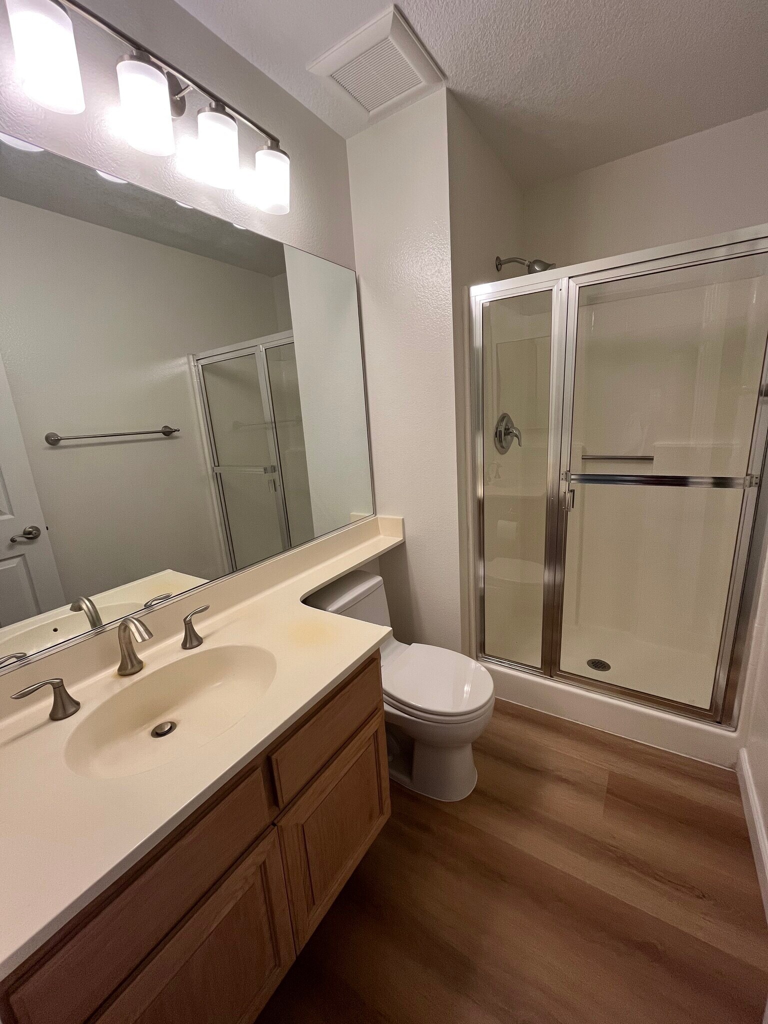 Downstairs bathroom - 28277 Via Luis