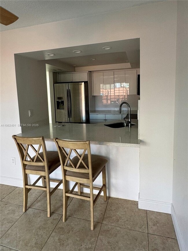 Building Photo - 10220 SW 77th Ct