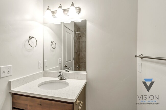 Building Photo - 726 S 1600 W