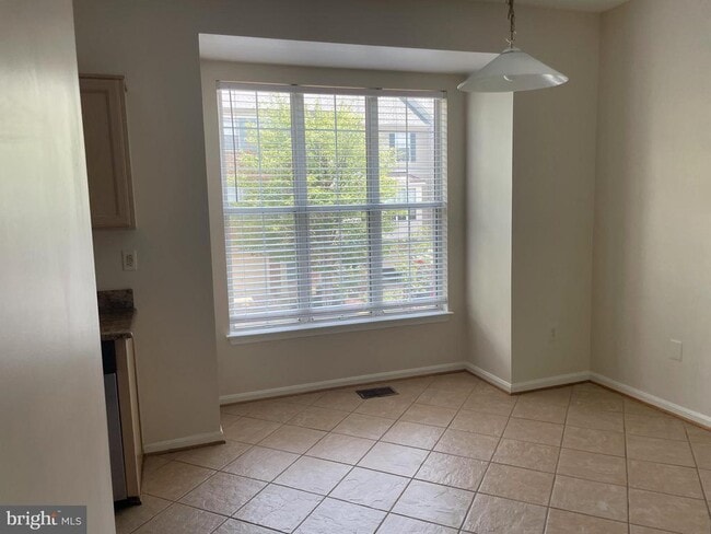 Building Photo - 2463 Clover Field Cir