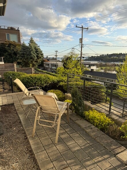 Building Photo - 2612 14th Ave W