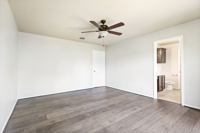 Building Photo - 426 Tequila Ranch