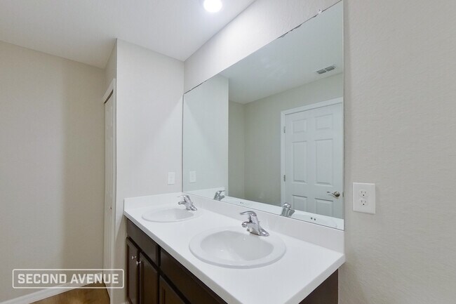 Building Photo - 3502 19th St SW