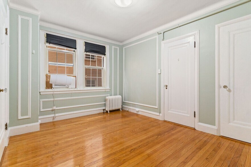 Building Photo - 1450 Beacon St