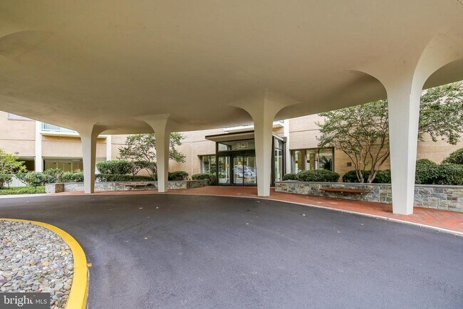 Building Photo - 501 Slaters Ln