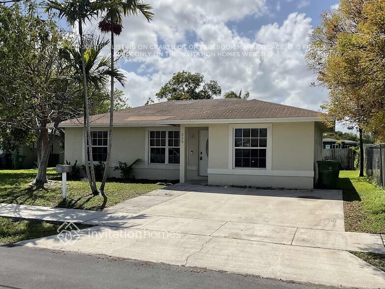 Building Photo - 319 NW 5th Ave