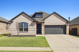 Building Photo - 1304 Beach Dr