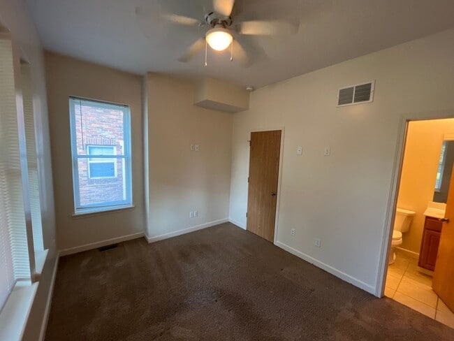 Building Photo - 211 E Lane Ave