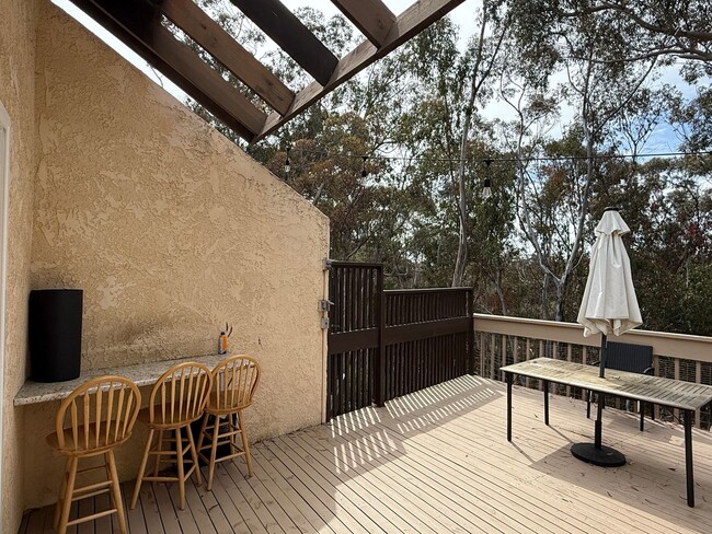 Building Photo - Beautiful 3BD/3BA Townhome in Carlsbad