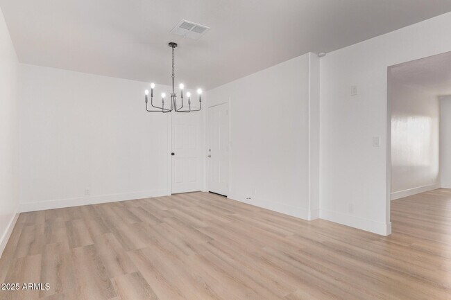 Building Photo - 816 E Saguaro St