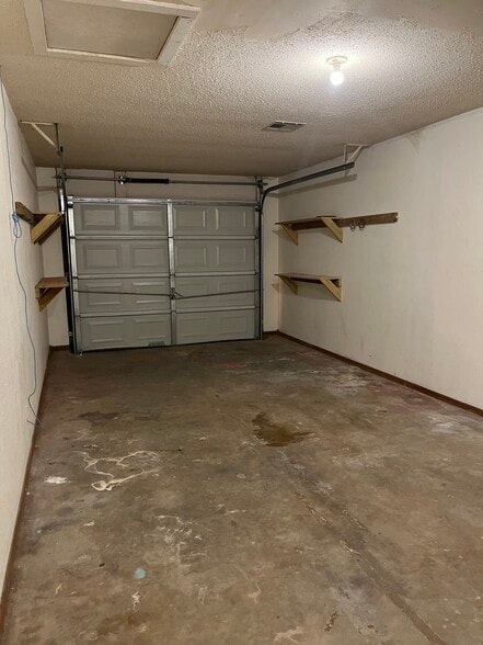 Garage - 702 N Elm St