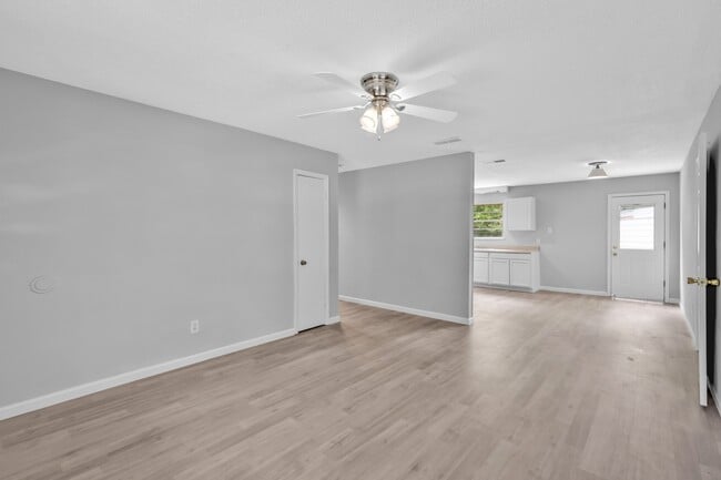 Building Photo - 3105 Scovel Ave