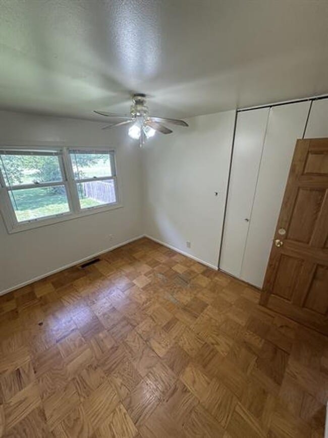 Building Photo - 1507 Fairway Dr