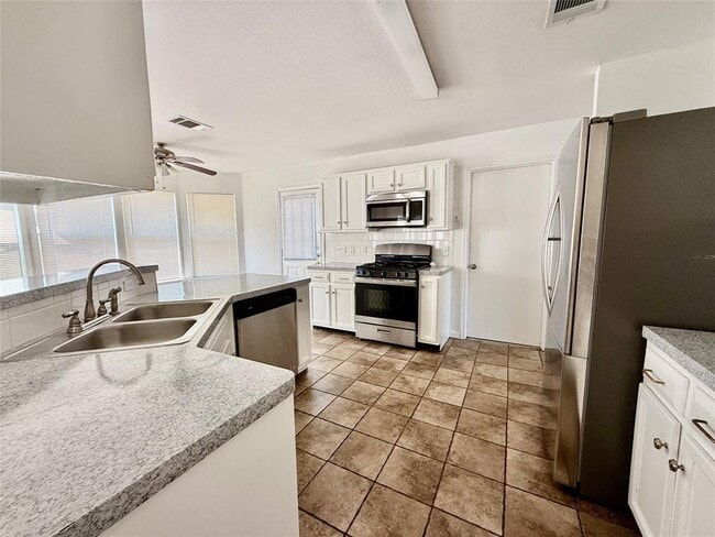 Primary Photo - 1531 Arusha St