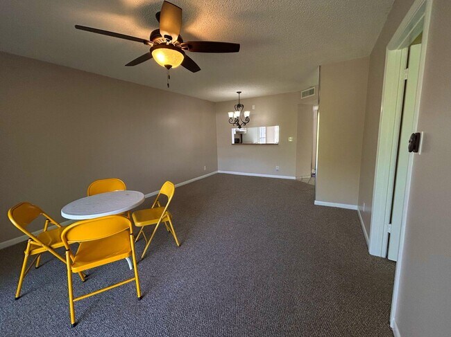 Building Photo - 3738 N University Dr