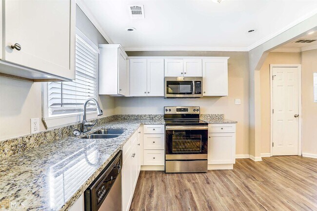 Building Photo - 2188 Glendale Dr