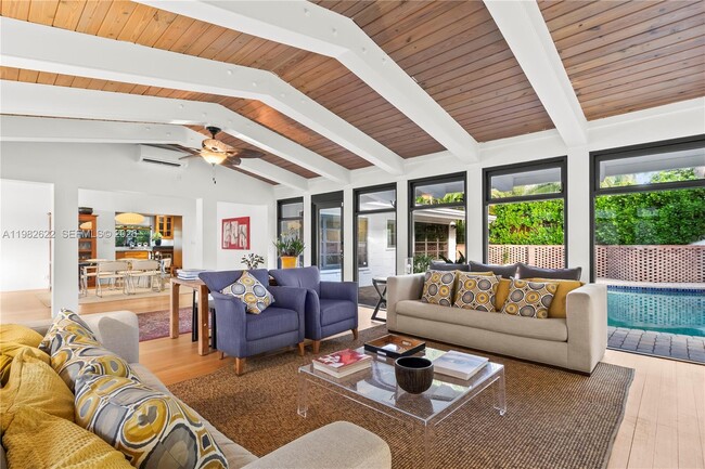 Building Photo - 2132 Middle River Dr