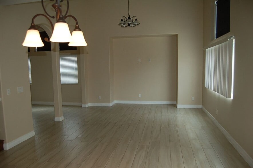 Building Photo - 17565 Owen St