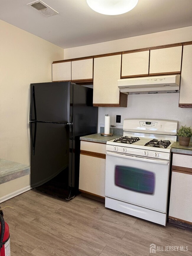 Building Photo - 809 Woodhaven Dr