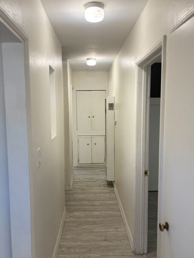 Building Photo - 2 bedrooms 1 bath home in San Diego