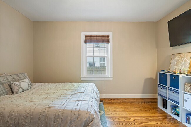 Building Photo - Charming St. Matthews Ranch