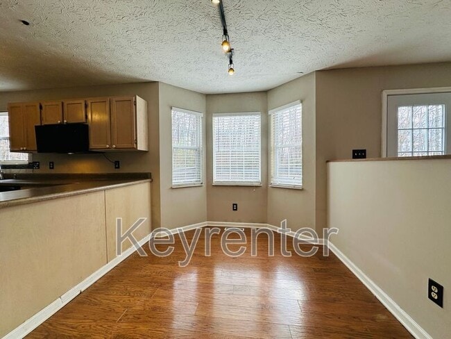 Building Photo - 12490 Daisywood Dr